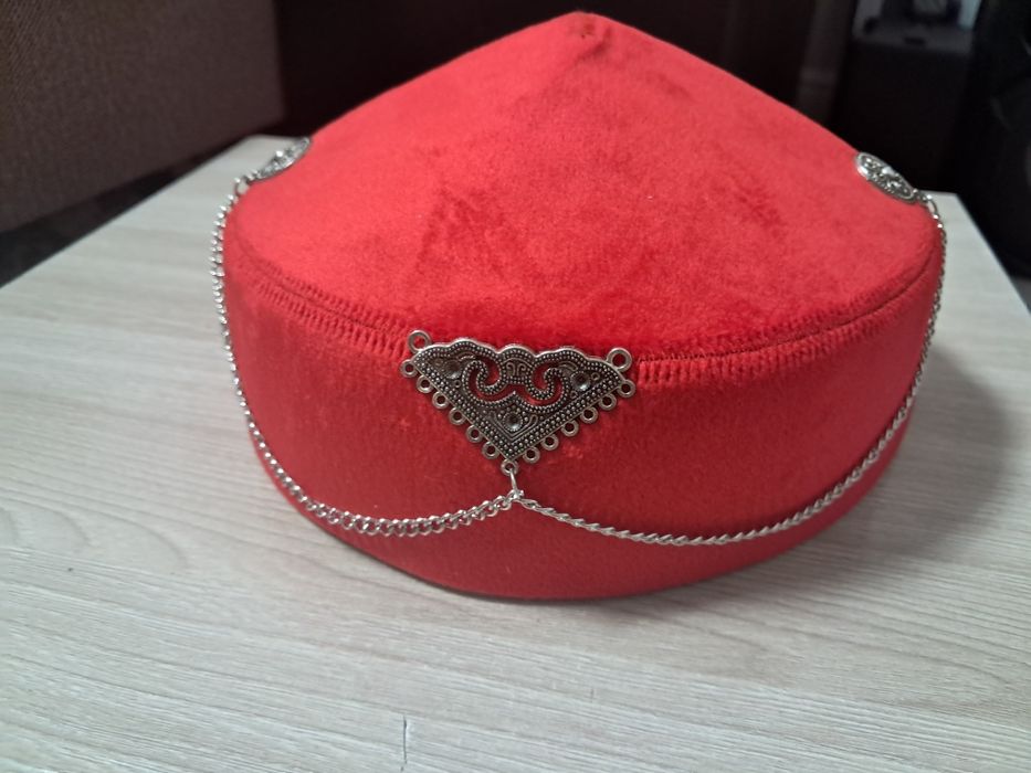 Тюбитейка с украшением продам.