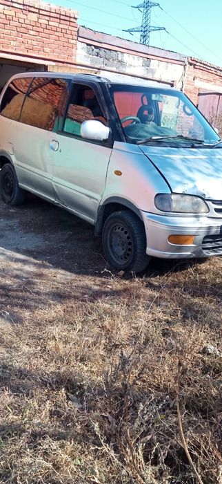 Продам Ниссан Серена 1997гв.