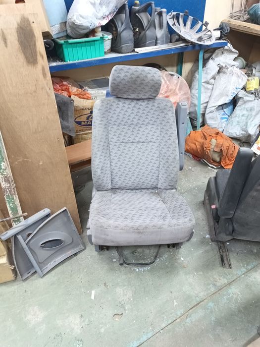 Продам сиденья на бусы