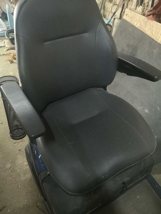 Ел скутер за трудноподвижни - Sterling Elite XS