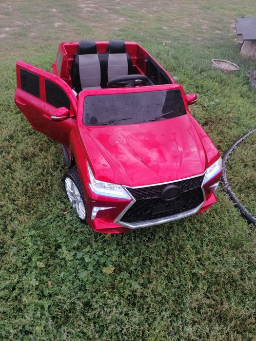 Продам.  Детску Машину