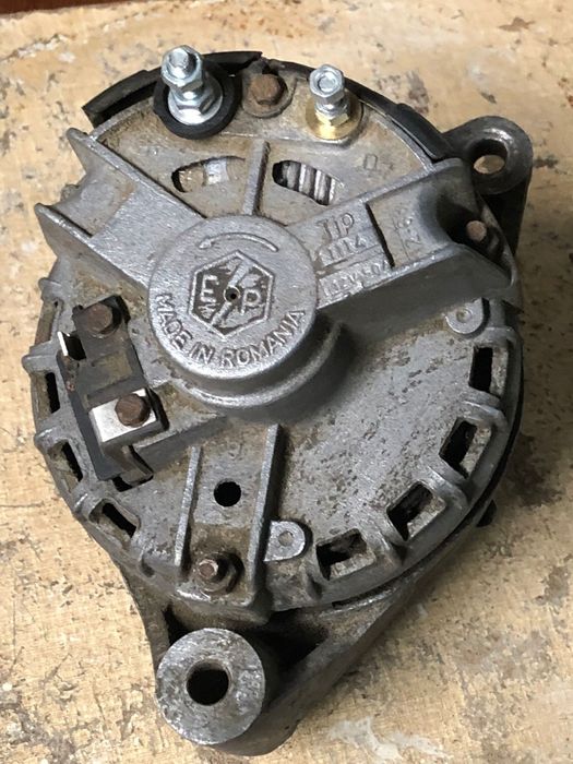 vând alternator 12volti/50 amperi