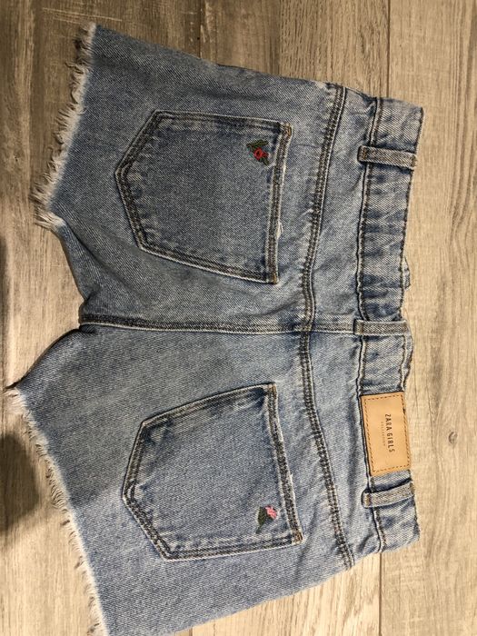 Детски дънки на Zara