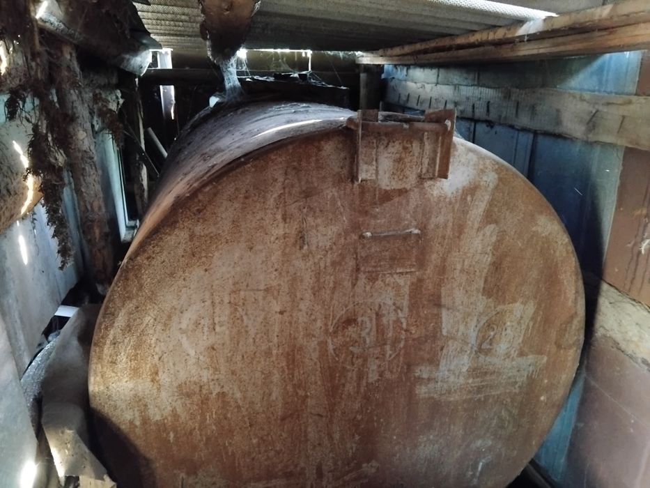 Продам бочку трех кубовую