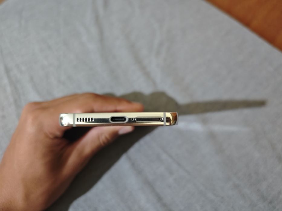 Samsung s22 8ram/256gb