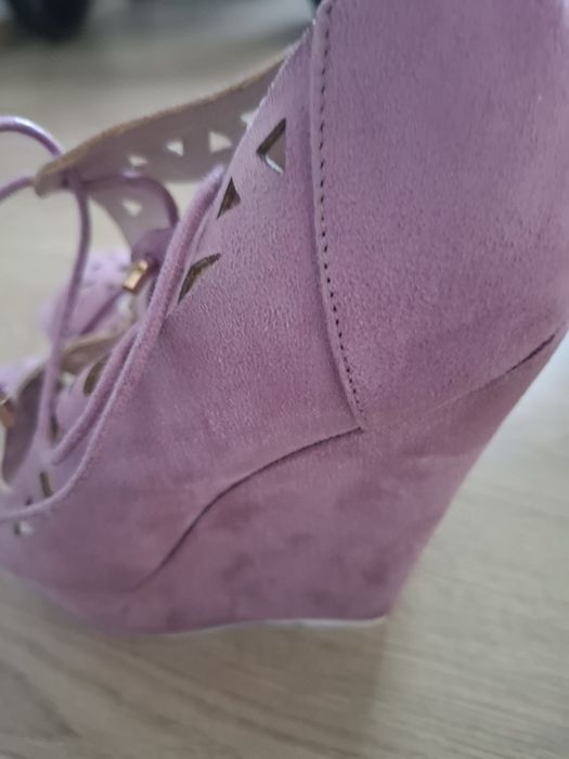 Сандали         37