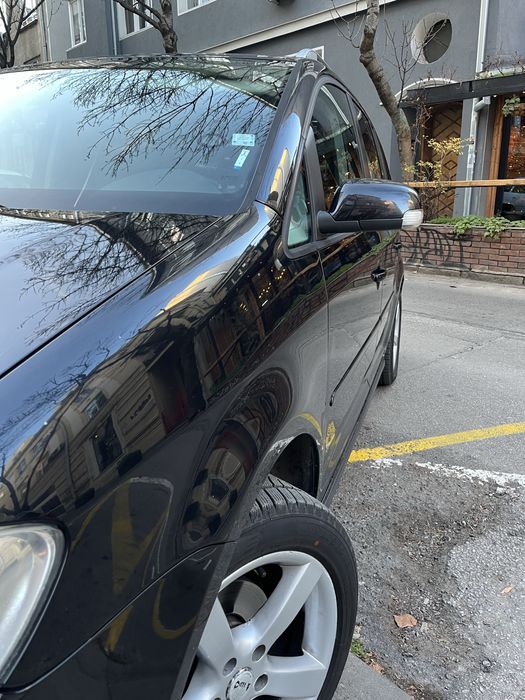 Volkswagen Touran 2008 г. • 1.9 TDI • DSG • 5 места