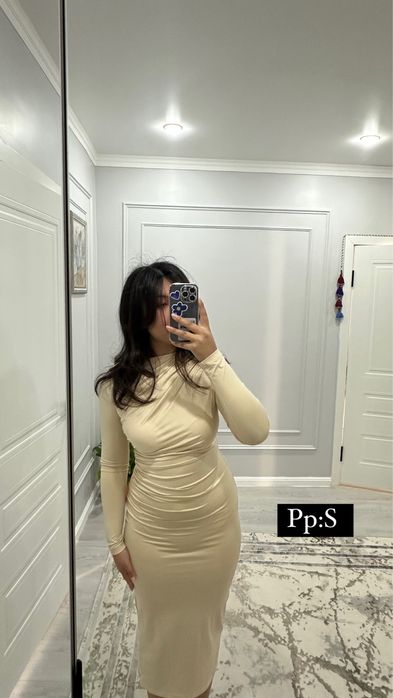 Продаеться    платья