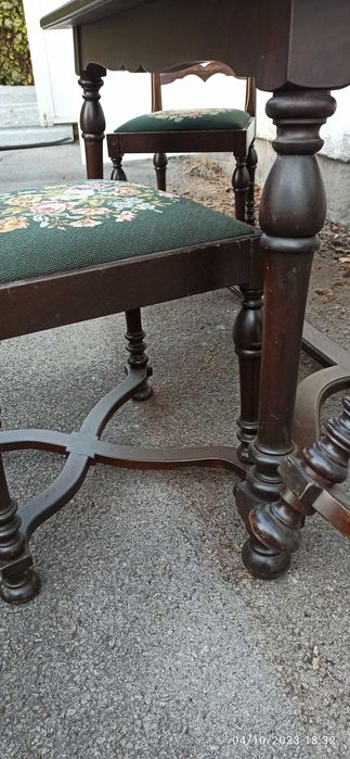 Маса с 4 стола - Дърво