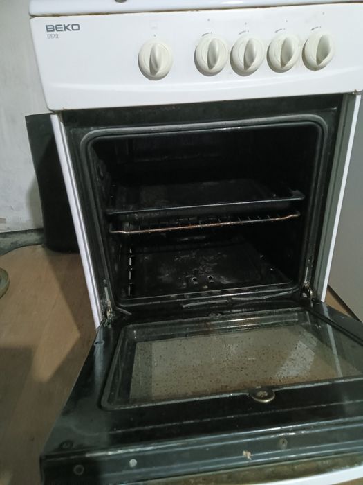 Продам газ плиту