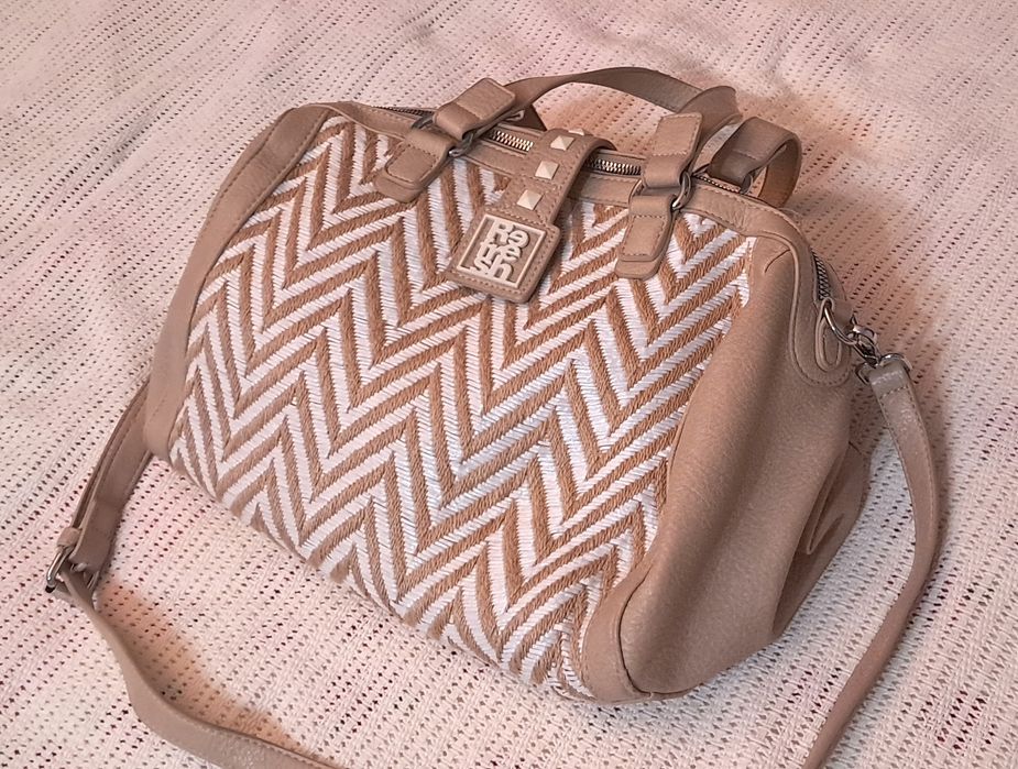 Бежева дамска чанта