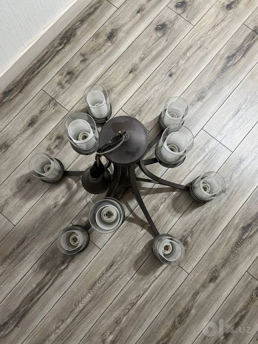 Продам люстру из 9