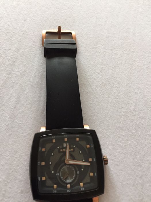 Ceas Police folosit foarte putin