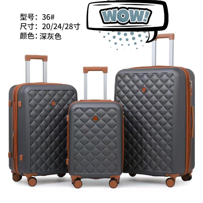 Чемодан комплект