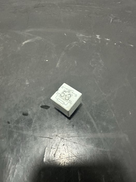 Releu Nr 53 Volkswagen Vw T4 Passat B5.5 Golf 4 |141951253B