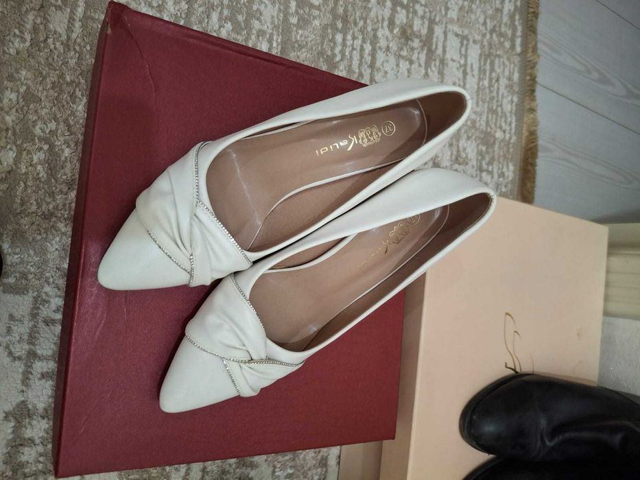 қыз баланың аяқ киімдер