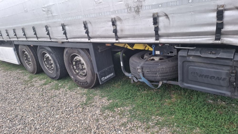 Semiremorca Krone SD