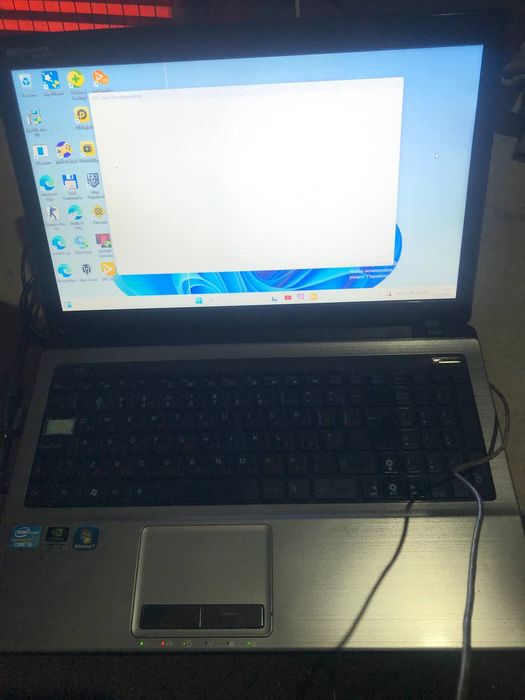 ASUS noutbuk sotiladi