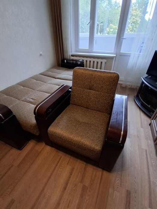 Диван раскладной и кресло