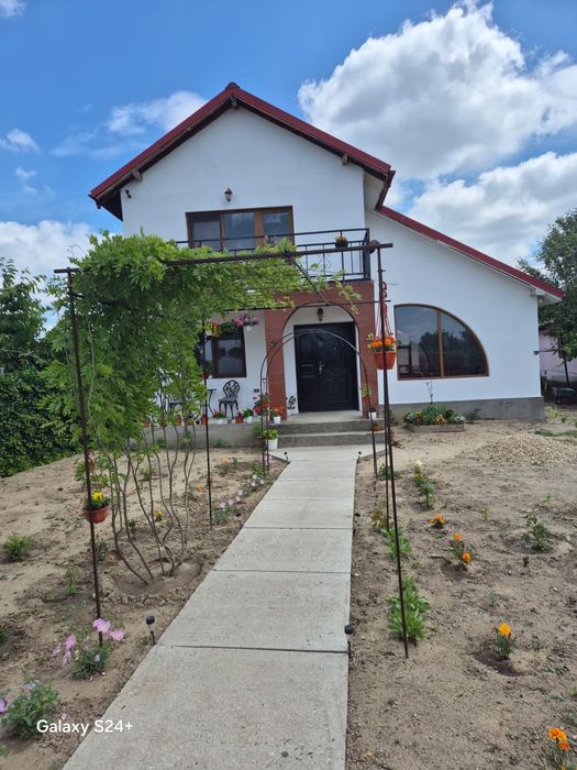 Casa  P+E Goiești str Principala 18 km de Craiova 
Pro