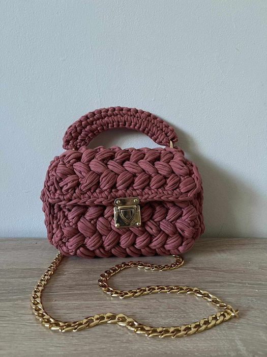 Ръчно плетени чанти.