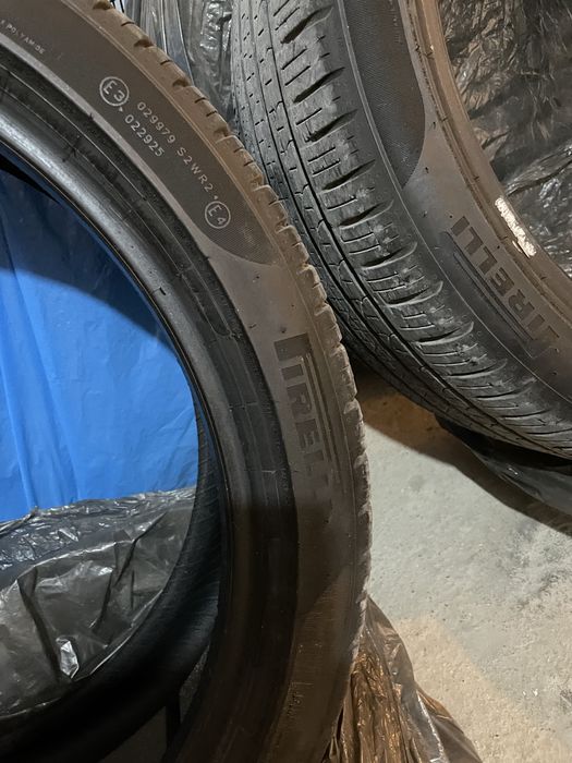 Продается шины бу  размер 245/40 R-20. Perelli