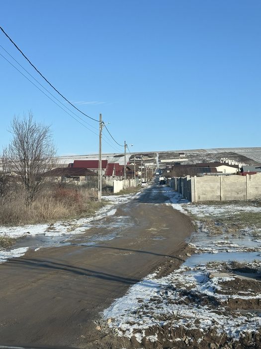 Teren intravilan Simnicul de Sus Floresti, utilitati