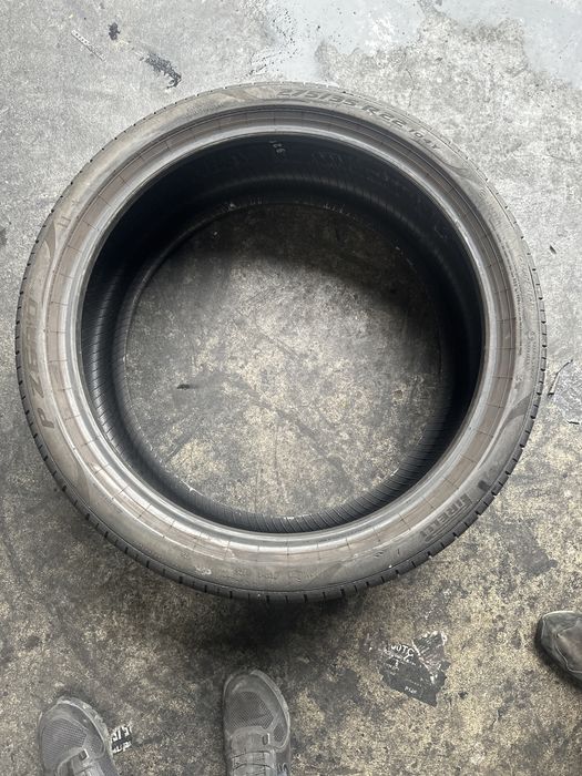 275/35/22  315/30:22 pirelli