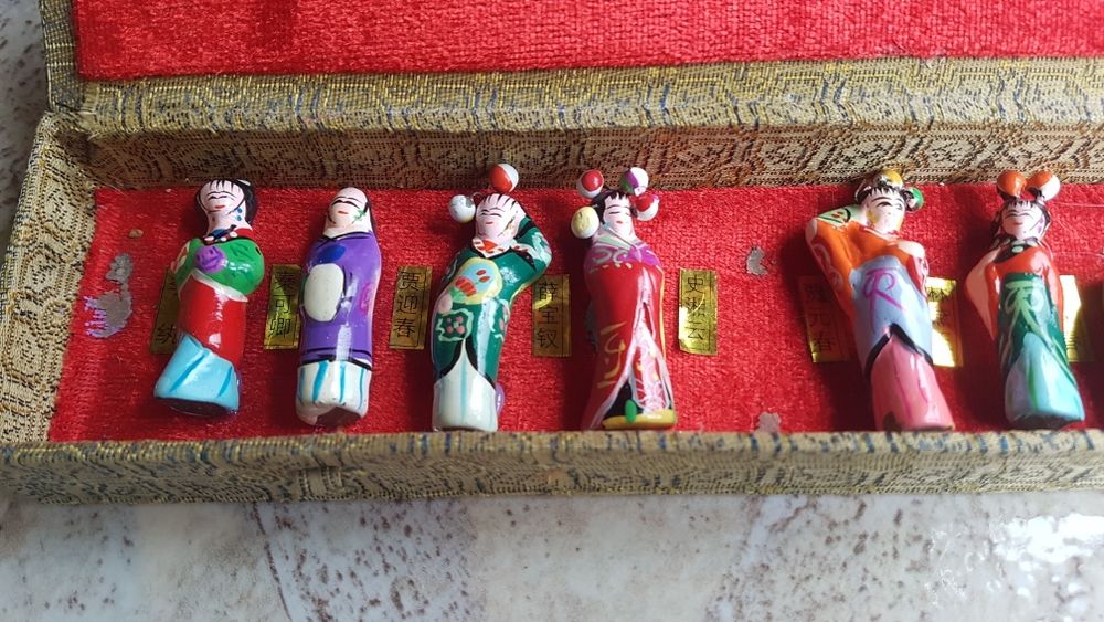 Statuiete chinezesti