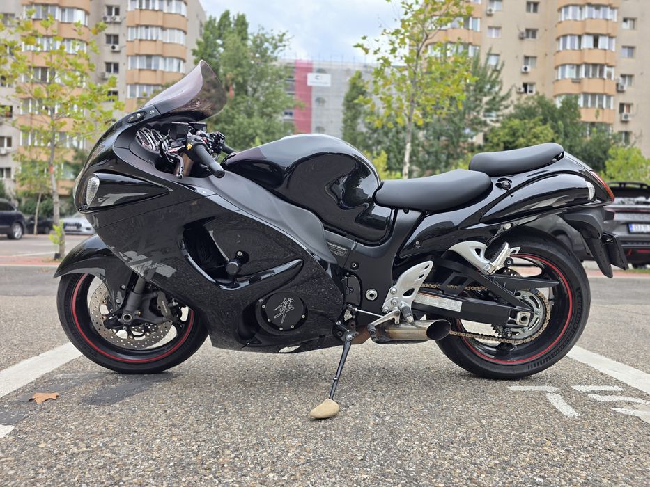 Suzuki Hayabusa GSX1300R din 2008 32.500 km și accesorii de 1000 € la doar 7500 €