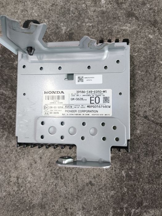 Усилвател за музика за Honda Civic 9