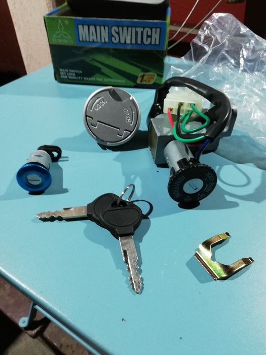 Vând piese noi scuter!