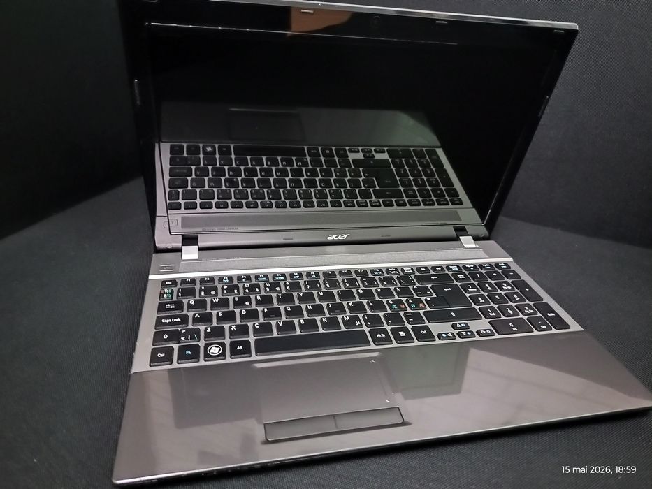 Laptop Multimedia Acer Aspire V3-571 | i3-2310M (2,40 GHz) | 8 GB RAM (Upgrade) | SSD 128 GB Stocare | Sunet Dolby |