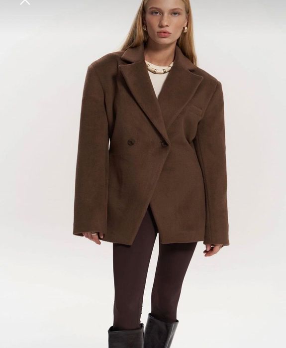 Палто супер качество цената е 150 евро