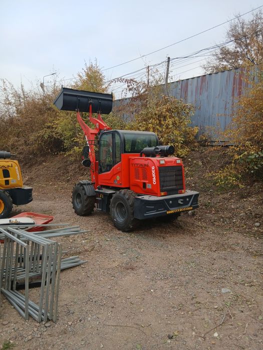 Продам мини фронтальный погрузчик