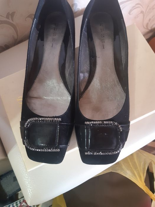 Продам женские туфли