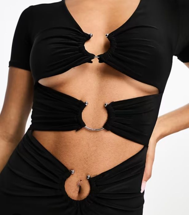 Дълга черна рокля