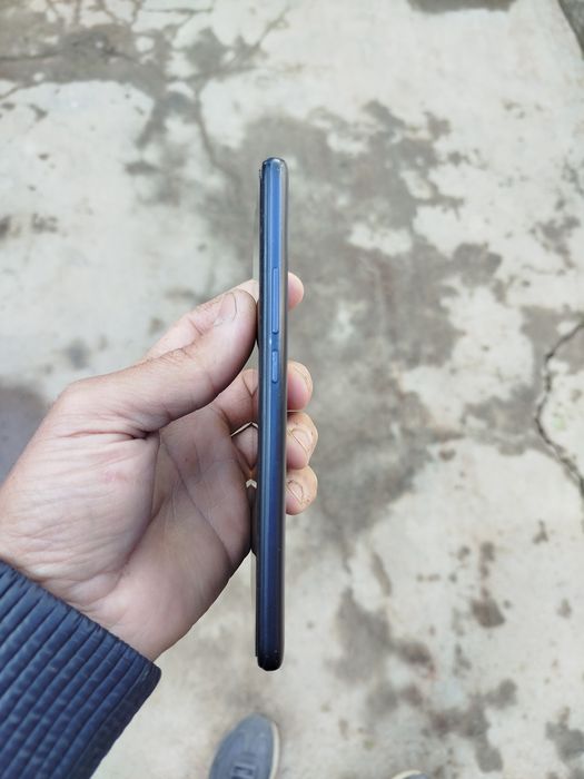 Redmi 9 sotiladi narxi 750 ming kelishamiz