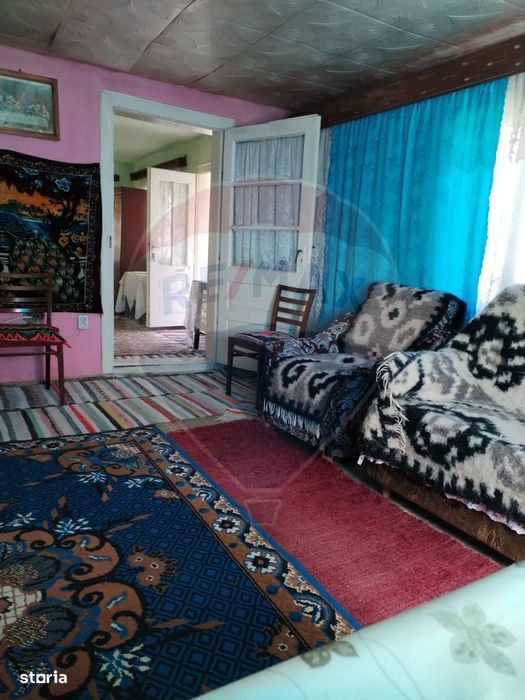 Casa traditionala si teren in s.f de 712 mp, Com. Șieu, langa biserica