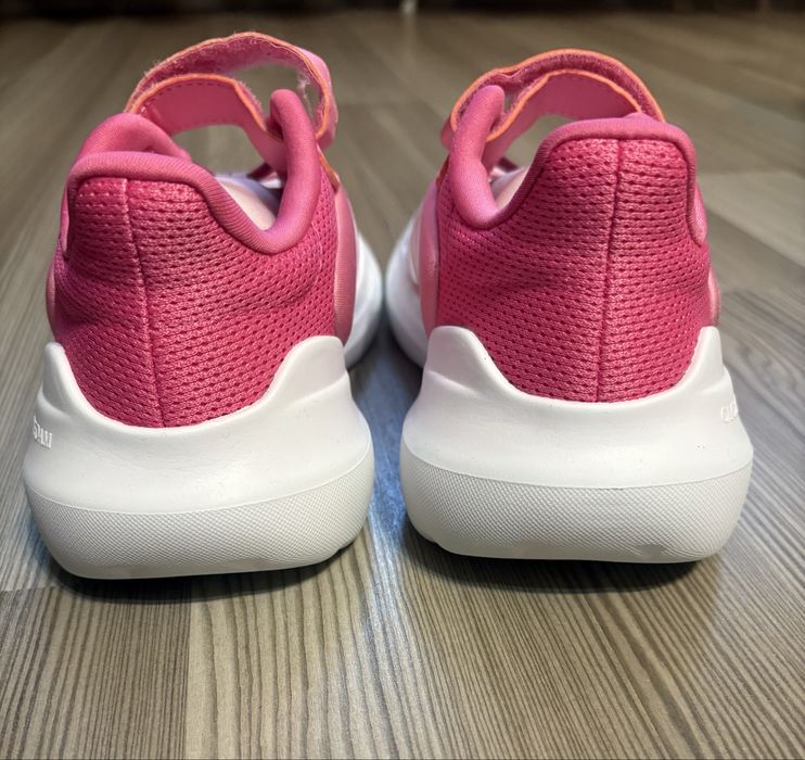 Pantofi sport Adidas marimea 34