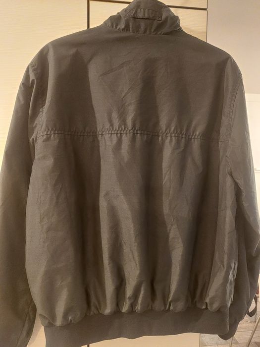 Продавам пролетно мъжко яке GANT L