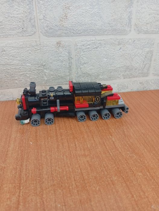 Конструктор "Лего" паровоз