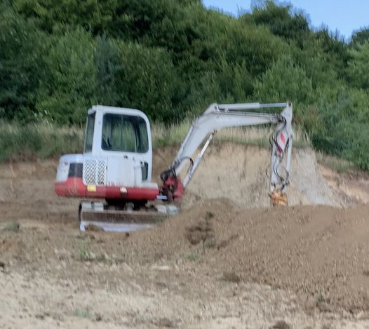 Amenajam / terasam terenuri cu buldozer si excavator