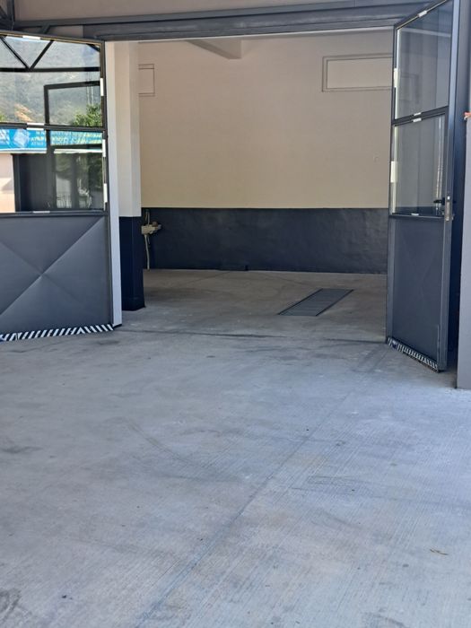 Дава се под наем Промишлена сграда в Асеновград - 75 кв.м за 433.5 € - Снимка #1