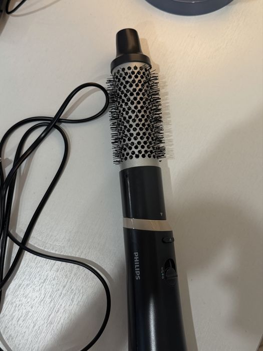 Фен-щетка Philips BHA301/00