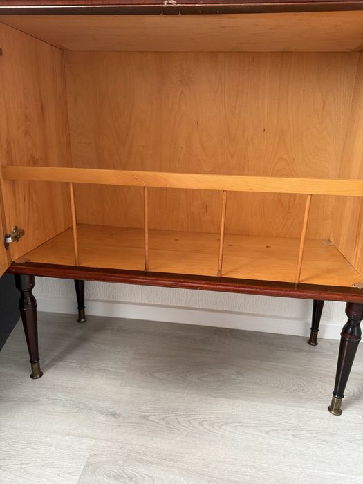 Комод с зеркалом