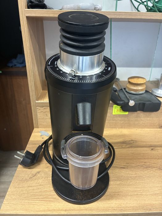 Кофемолка DF64 продам
