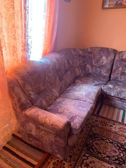 Vând colțar din catifea