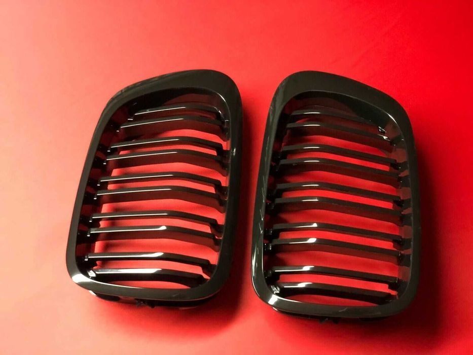 Черни гланцови двойни бъбреци за BMW E46 4-врати (1998-2005) - M стил