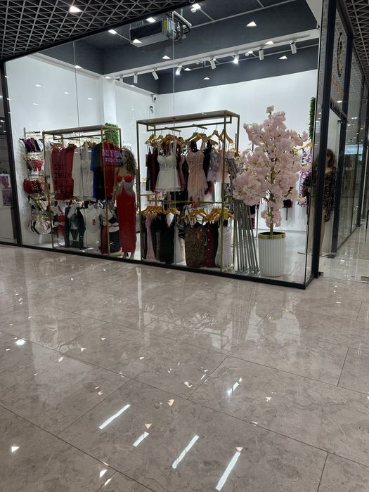 Магазин арендага берилади ичидаги йуки 50 mlnga beraman мебели билан